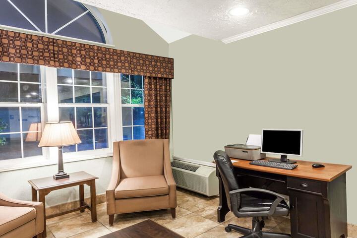 Business Center 12 of 13