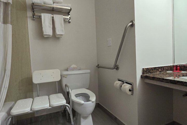 Room 15 of 28