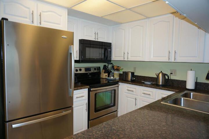 Bass & Sun Condominium 2 / 2 Bedroom