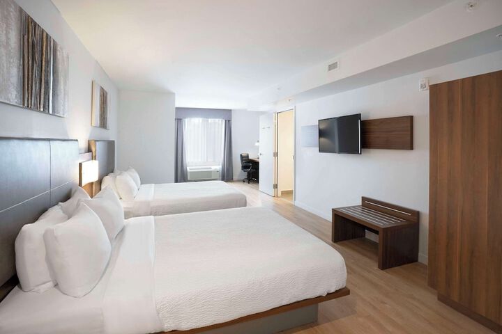 Room 25 of 63