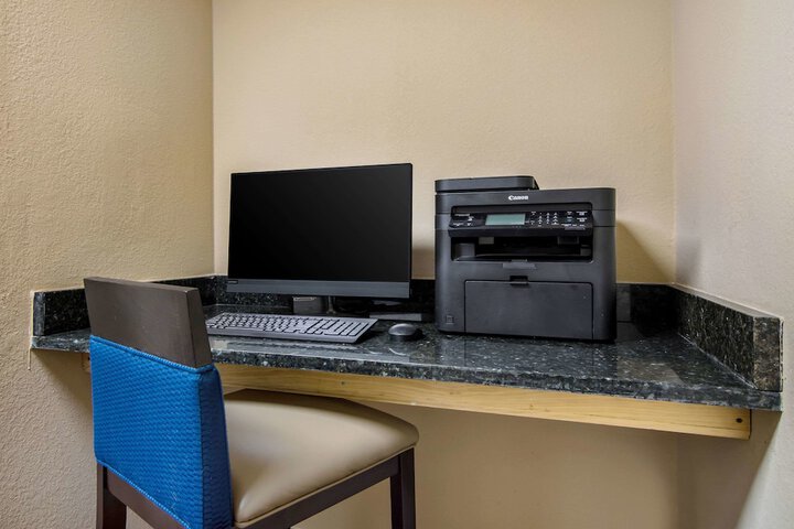 Business Center 29 of 29