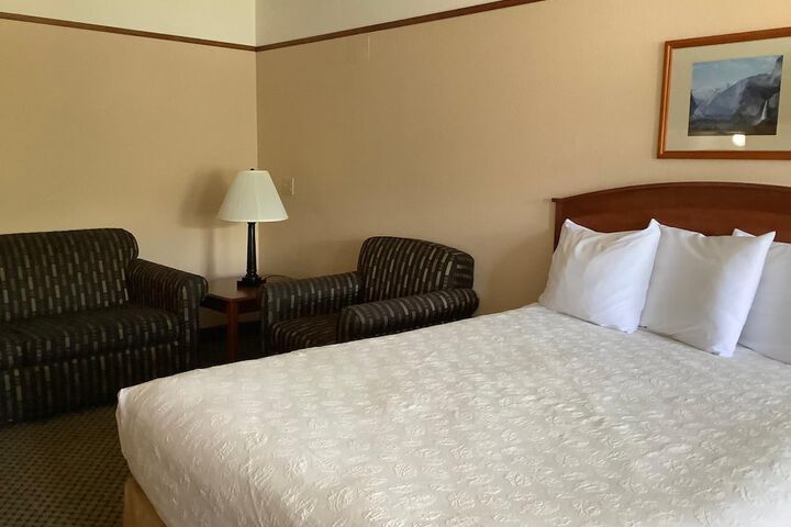 Luxury Inn & Suites