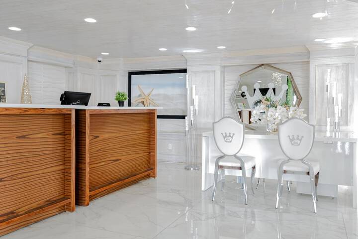 Business Center 44 of 65