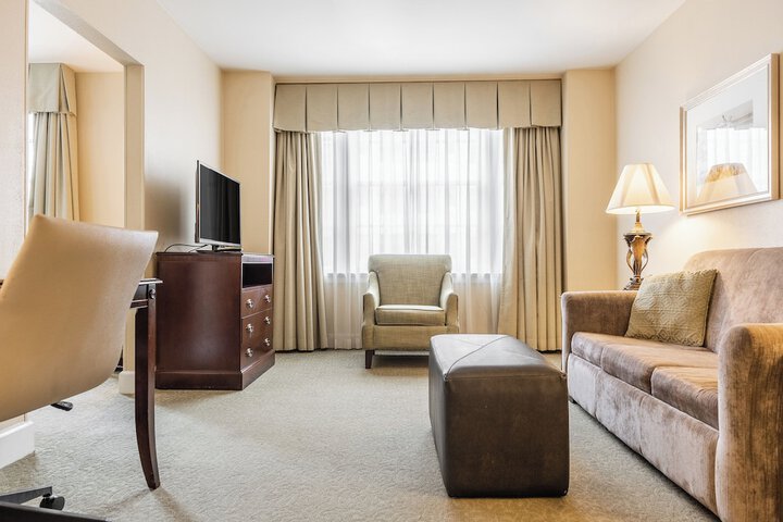 Room 10 of 40