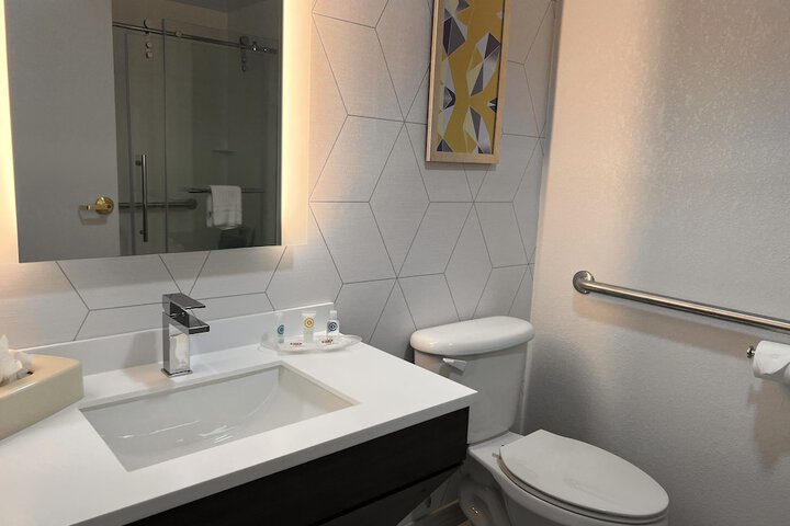 Comfort Suites Louisville Airport