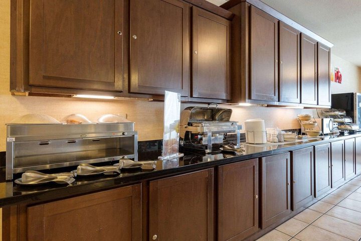 Quality Suites Huntsville Near University