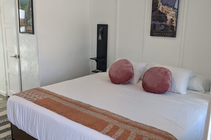 Room 13 of 38