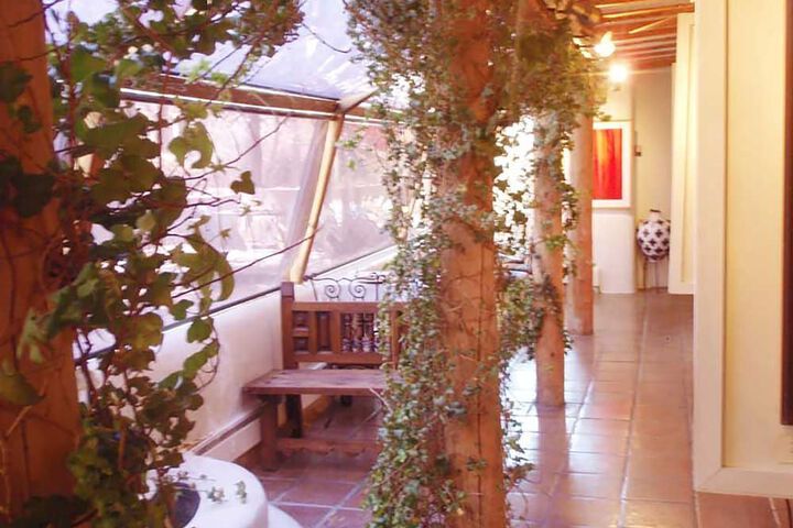 TOUCHSTONE INN