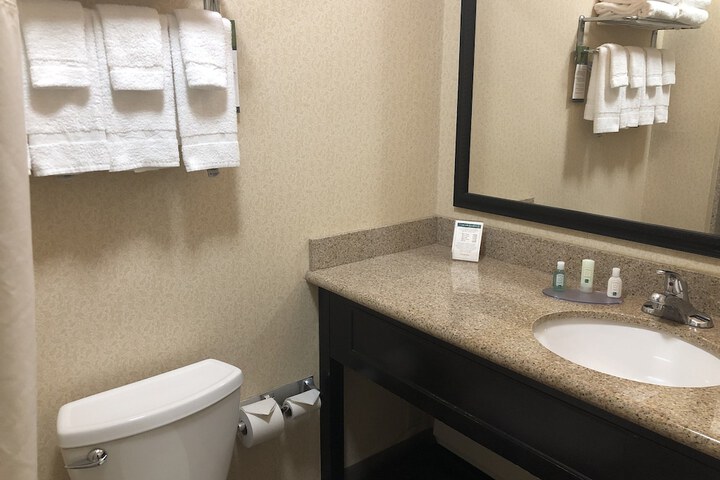 Room 25 of 41