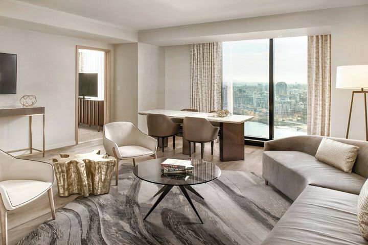 Room 16 of 118