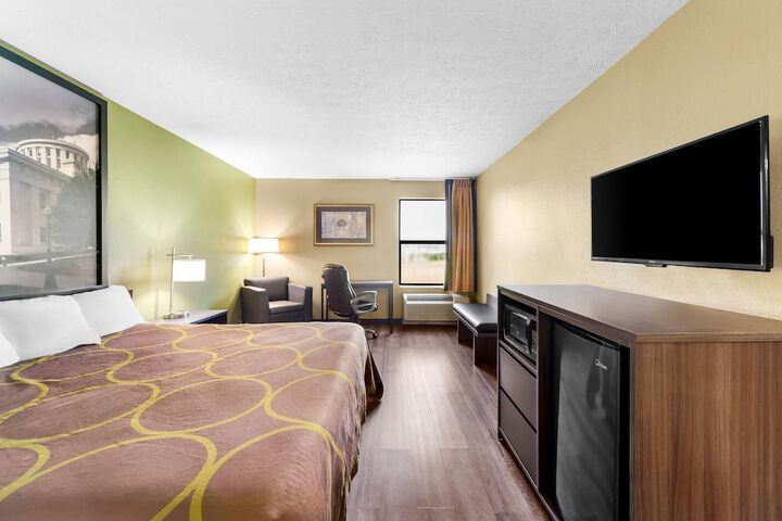Super 8 by Wyndham Bellefontaine