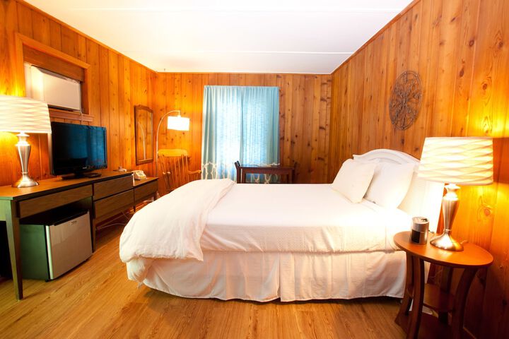 Room 16 of 28