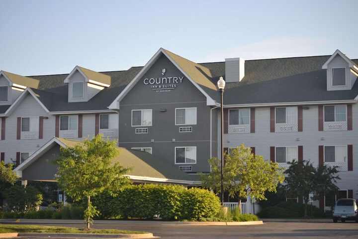 Country Inn & Suites by Radisson Gurnee, IL