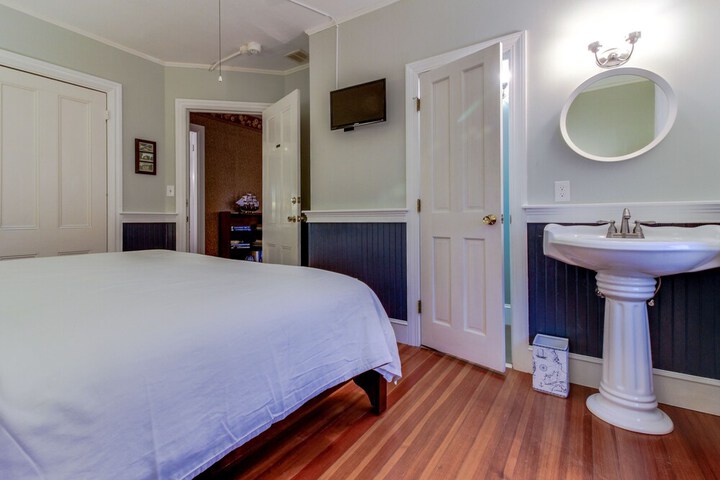 Room 27 of 55