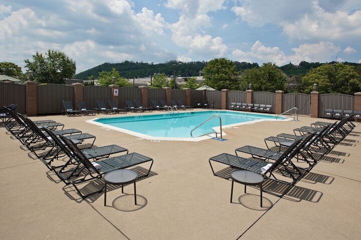 Holiday Inn Cincinnati-Riverfront by IHG