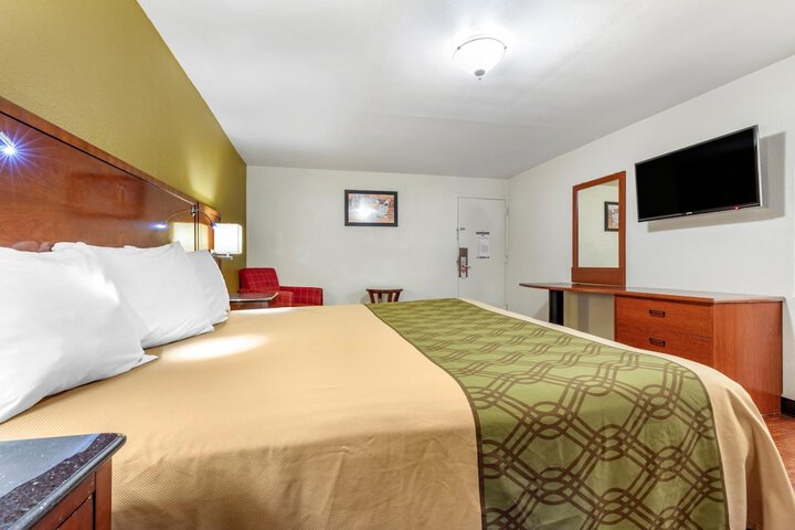 Room 9 of 31