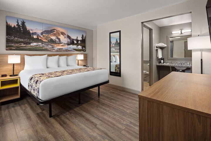 Room 30 of 60