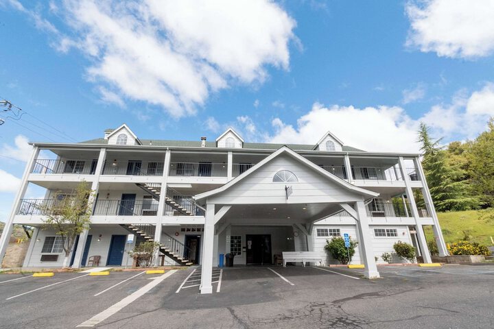 Hotel 4 of 49