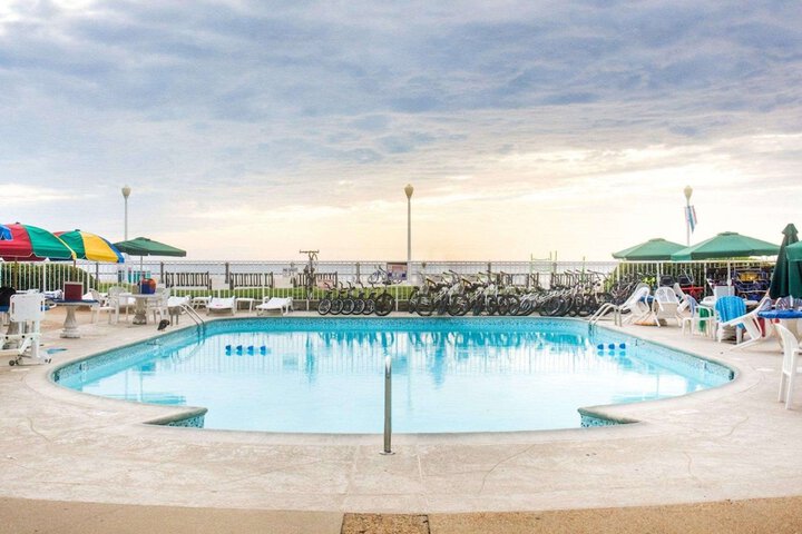 Pool 10 of 67