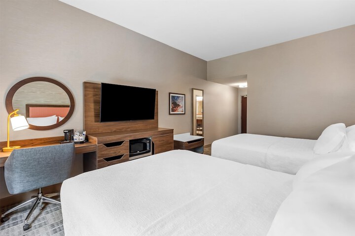 Hampton Inn & Suites Grove City