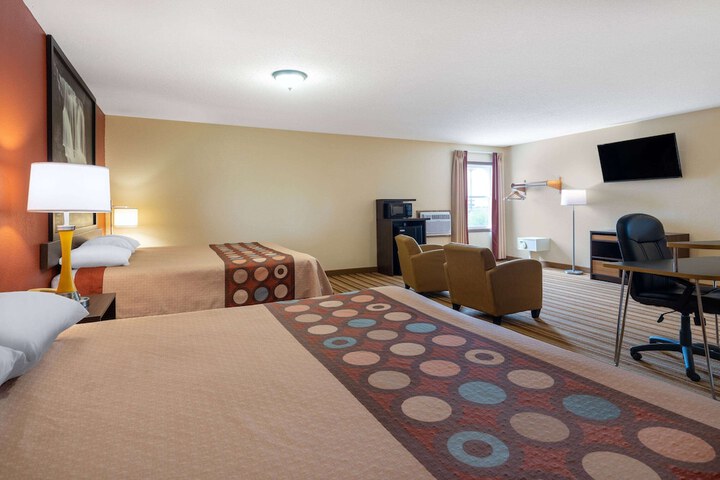 Room 12 of 36