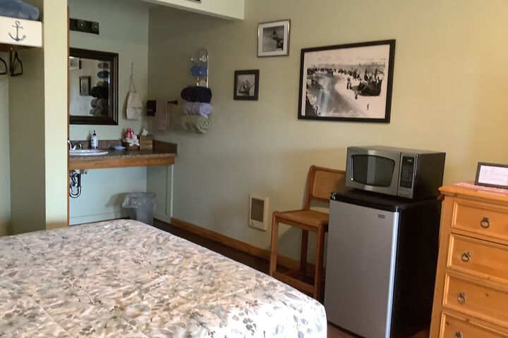 Room 58 of 200