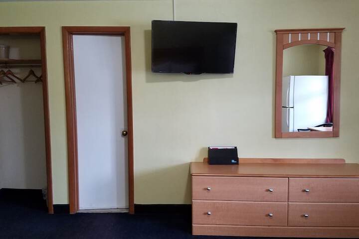 Room 8 of 13