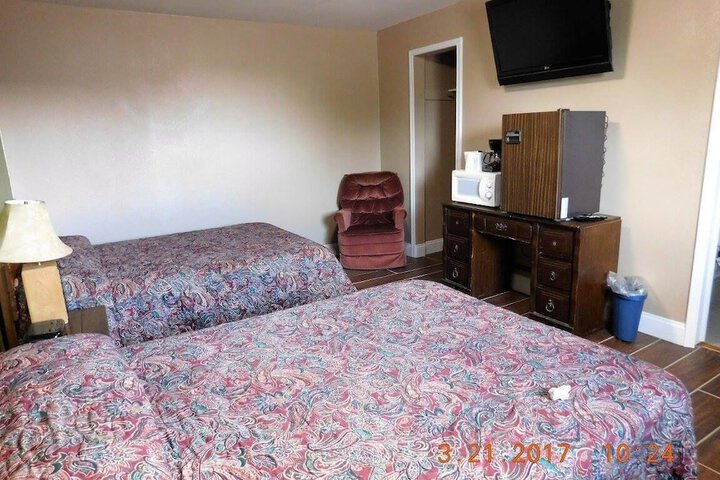 Room 7 of 13