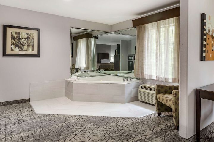 Room 14 of 30