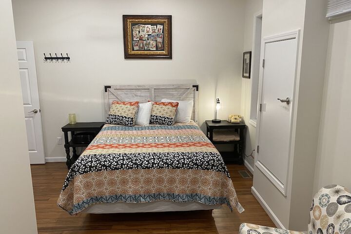 Hermann Crown Suites