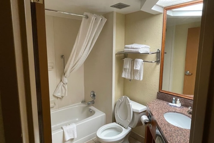 Room 8 of 37
