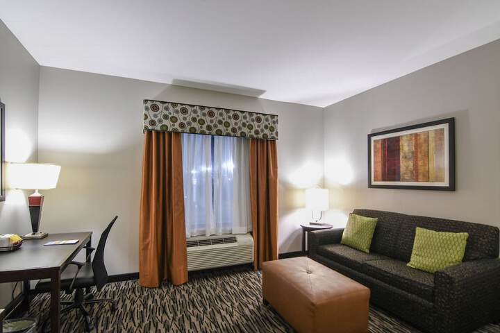 Room 48 of 96