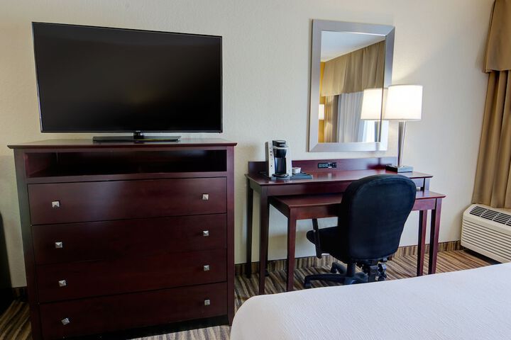 Room 25 of 47