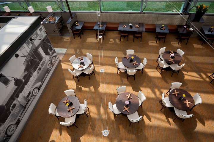 Dining 69 of 82