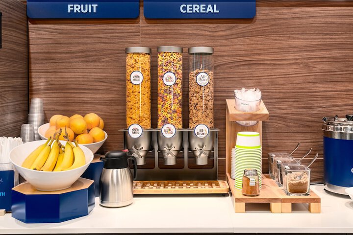 Holiday Inn Express & Suites Brandon by IHG