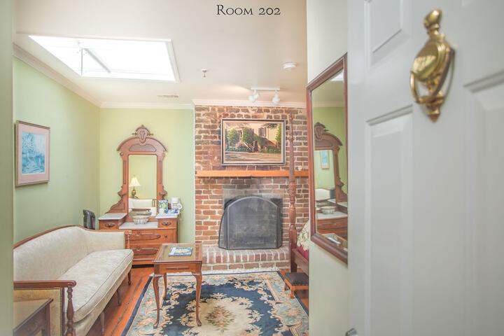 Room 22 of 170