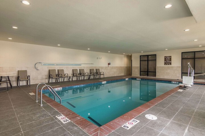 Pool 9 of 44