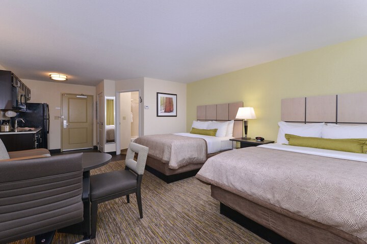Room 32 of 37