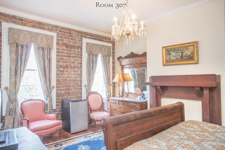 Room 126 of 170
