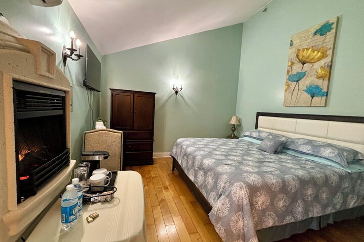 Room 52 of 93