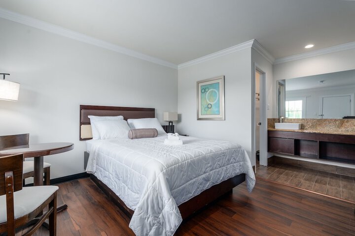 Room 17 of 25