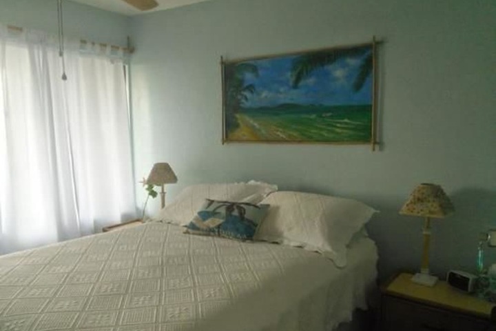 Hale-hoola B & B