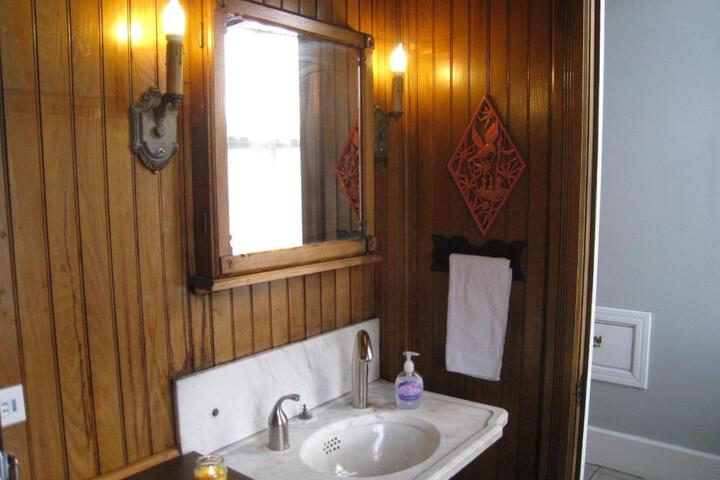 Allegheny Street Bed & Breakfast