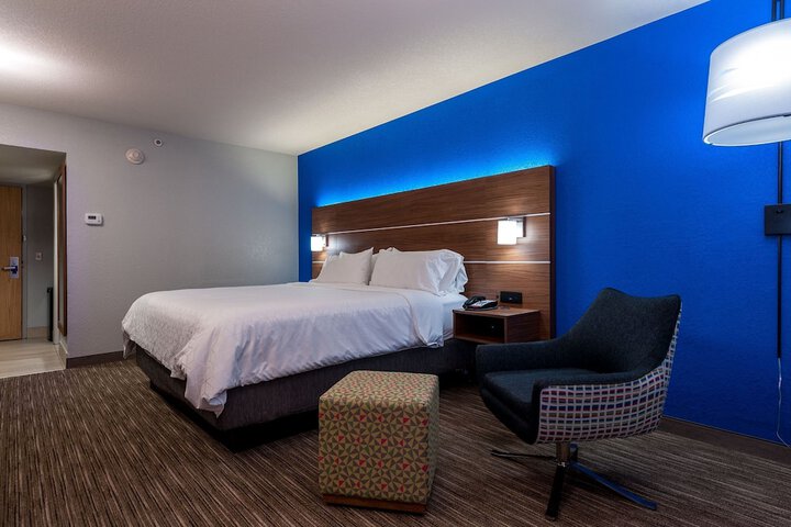 Room 12 of 40