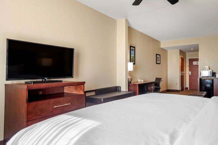 Room 15 of 28