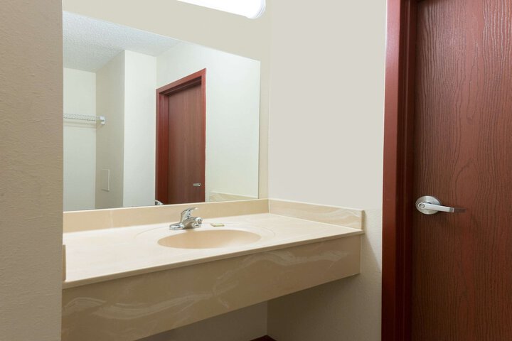 Room 9 of 22