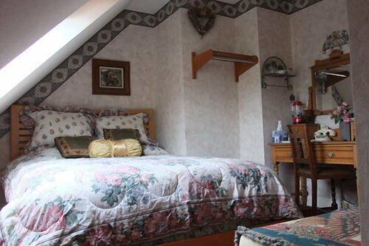 Room 52 of 91
