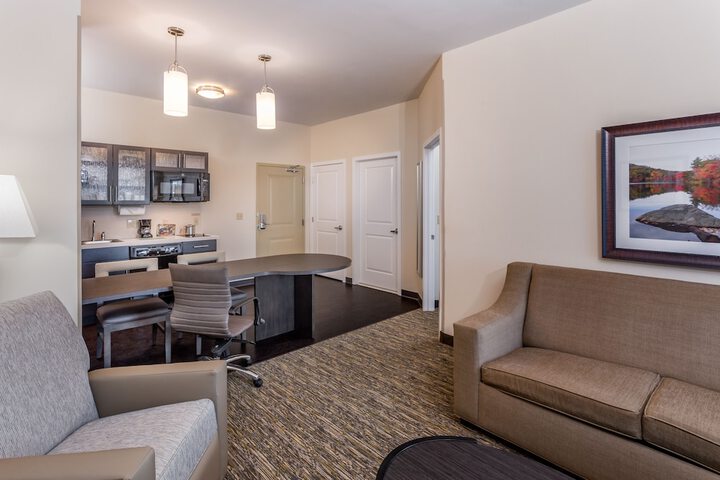 Room 10 of 25