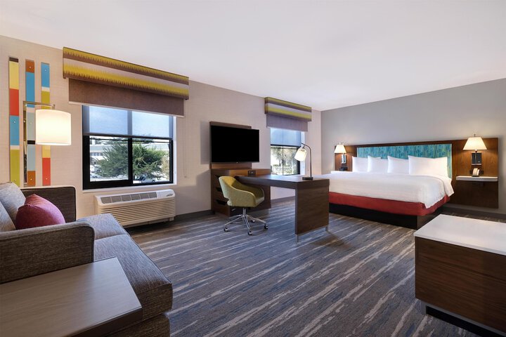 Hampton Inn & Suites Marina