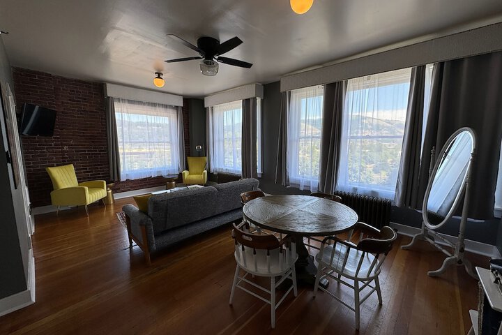 Room 20 of 77